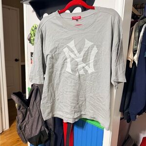 Mitchell & Ness Gray Tee with White Graphic